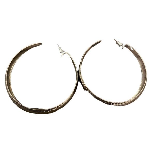 Erica Lyons silver tone hoop earrings. NWT - Picture 5 of 5